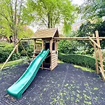 2 Bedroom Apartment In Central London South Kensington By Wild London