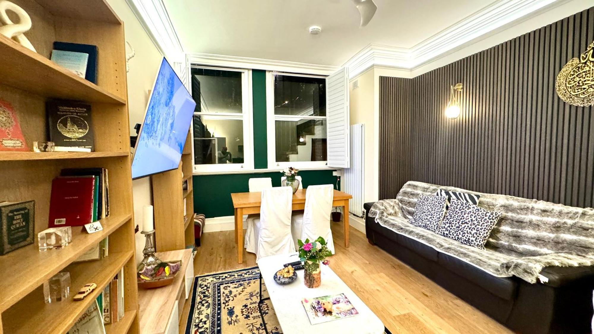 2 Bedroom In South Kensington By Wild Apartment *