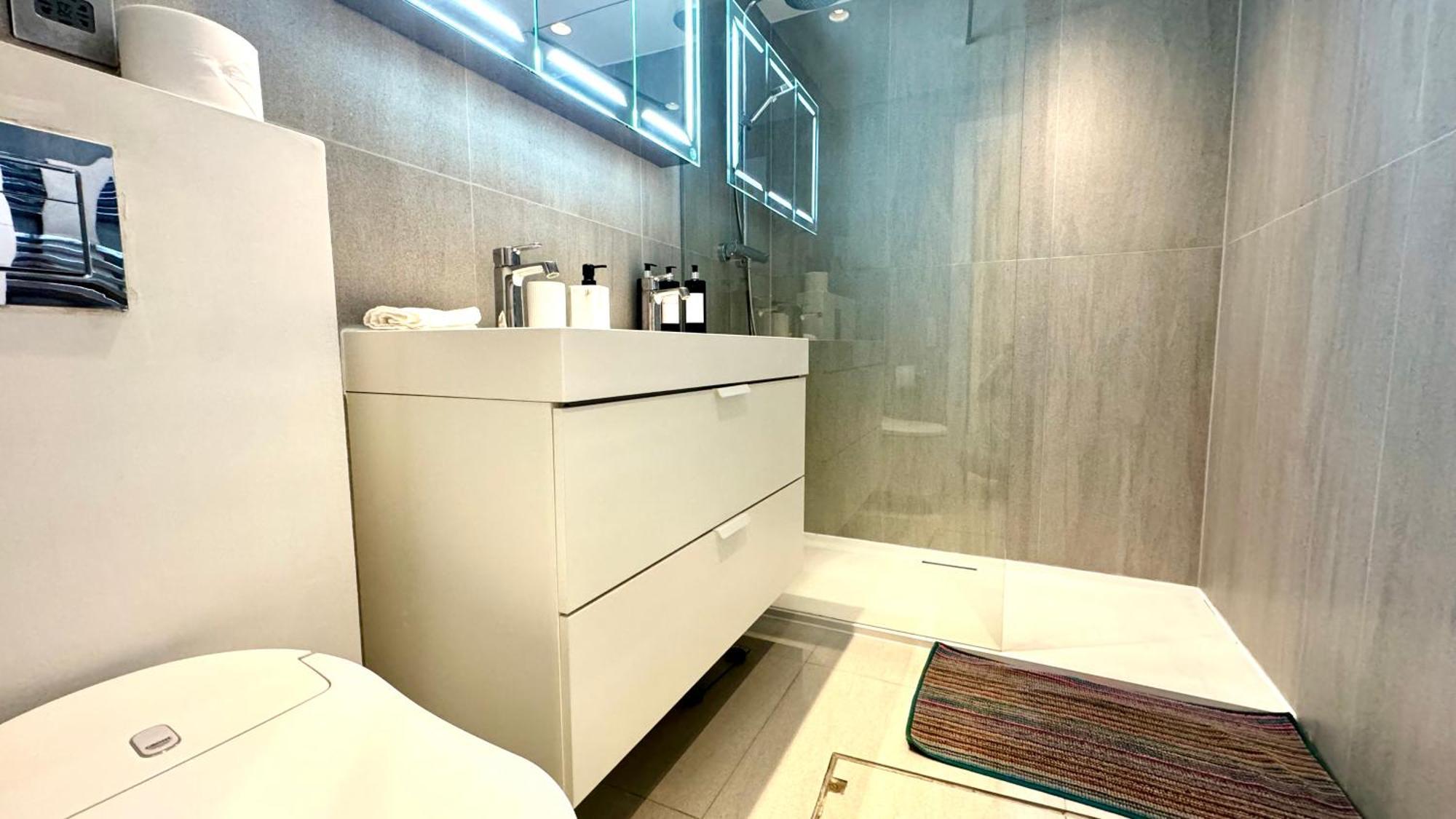 2 Bedroom In South Kensington By Wild