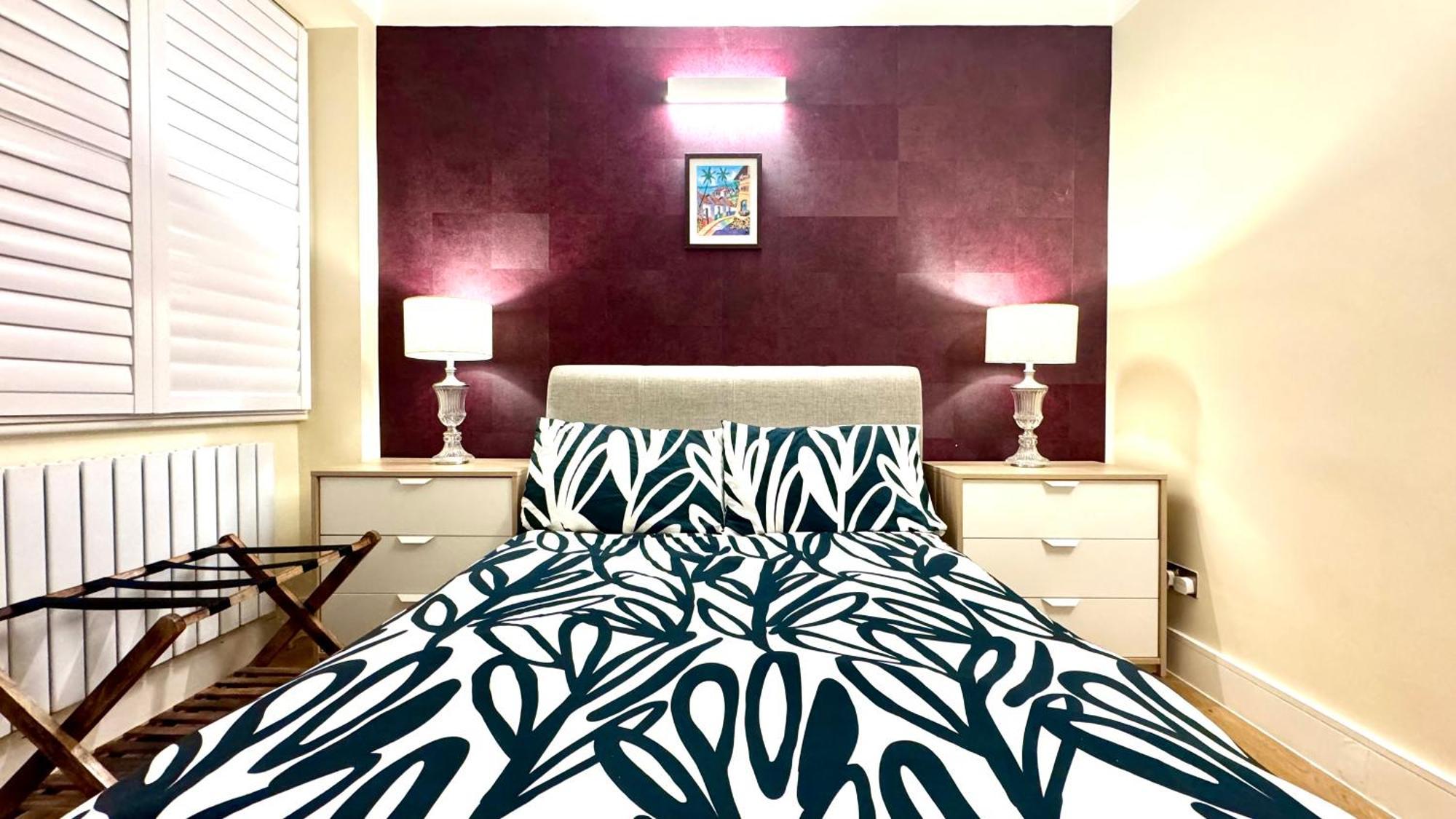 2 Bedroom In South Kensington By Wild Apartment London